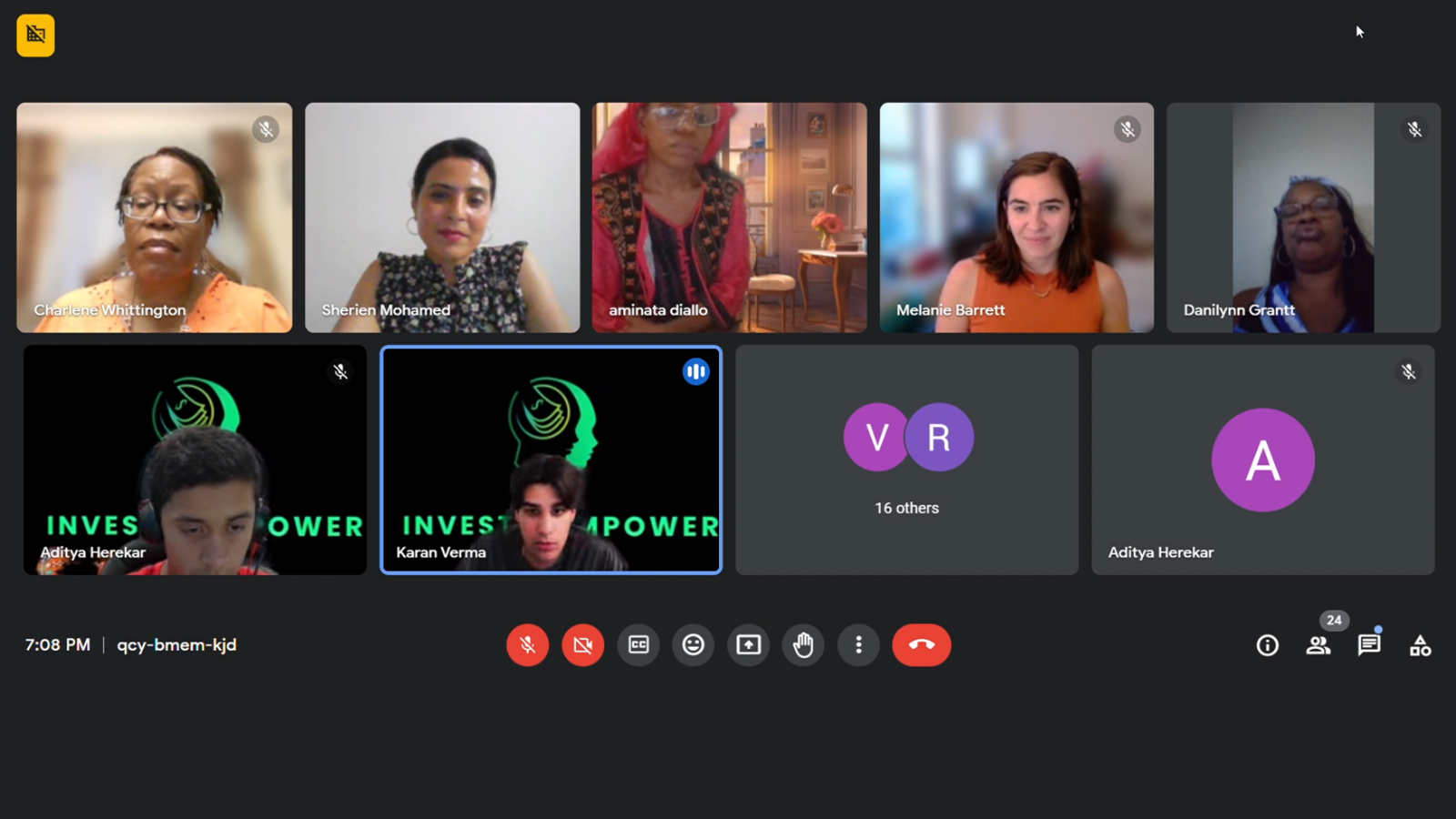 Online session with mentors and participants, founders presenting